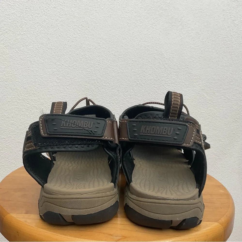 NWOT Khombu Brown Faux Leather Open Side Fisherman Sandals Size 12 Men's
